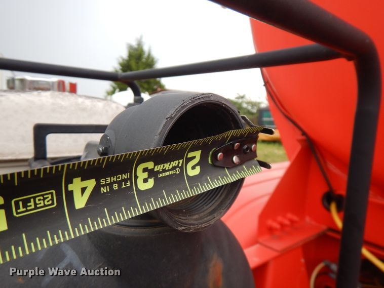 image for item FN9308 2004 Heil tank trailer