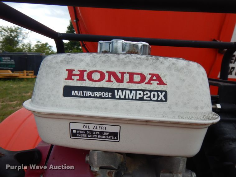 image for item FN9308 2004 Heil tank trailer