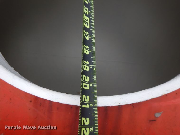 image for item FN9308 2004 Heil tank trailer