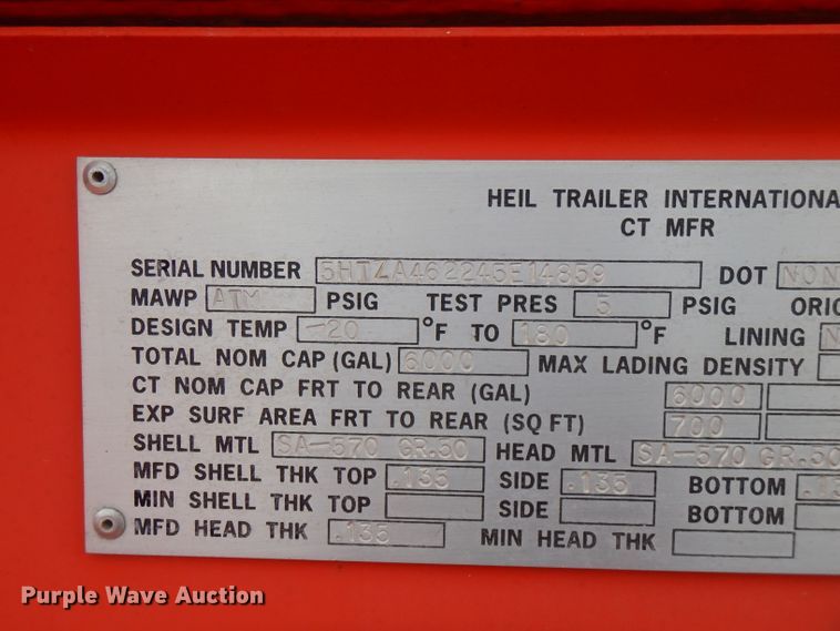image for item FN9308 2004 Heil tank trailer