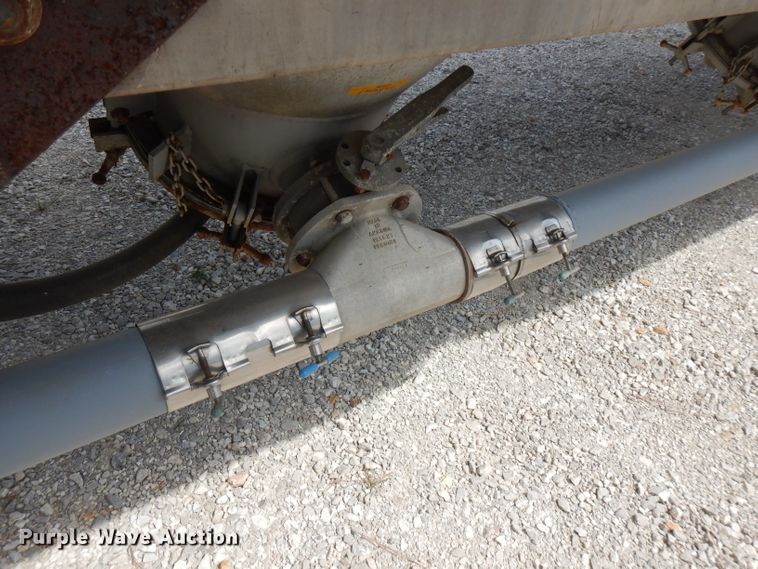 image for item FN9310 1990 Fruehauf pneumatic dry bulk trailer