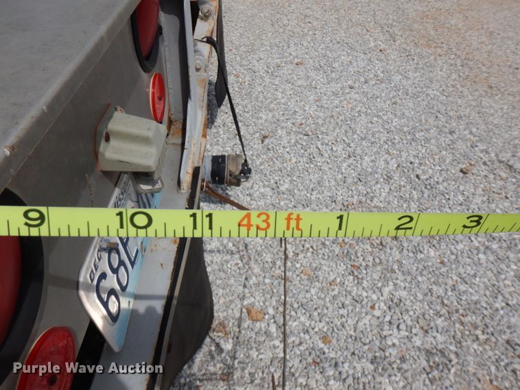 image for item FN9310 1990 Fruehauf pneumatic dry bulk trailer