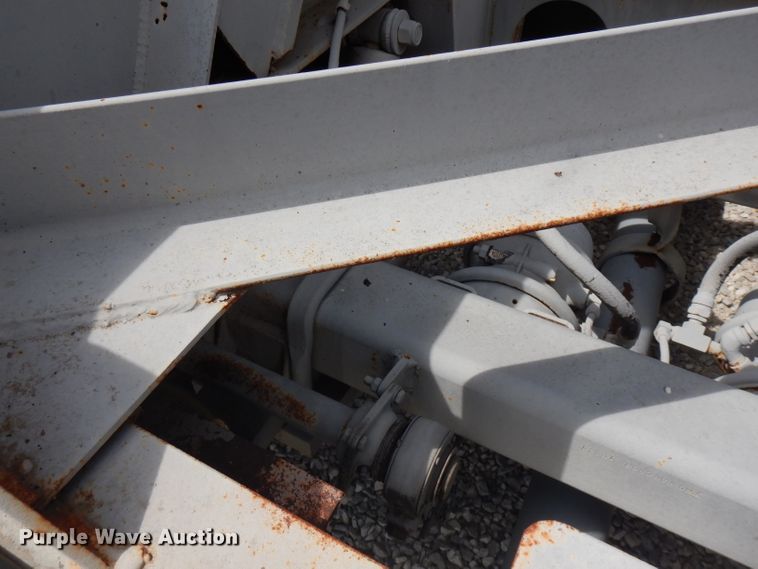 image for item FN9310 1990 Fruehauf pneumatic dry bulk trailer