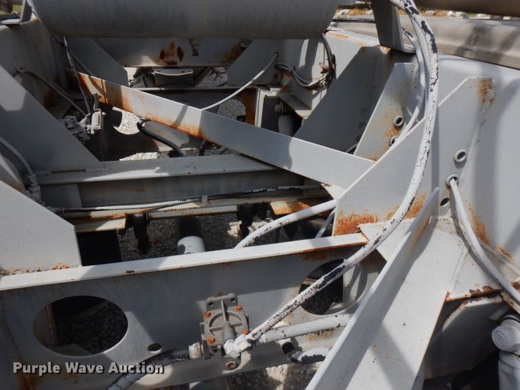 image for item FN9310 1990 Fruehauf pneumatic dry bulk trailer