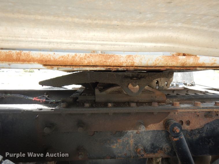 image for item FN9310 1990 Fruehauf pneumatic dry bulk trailer