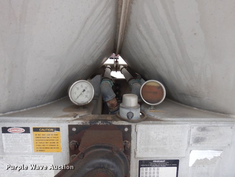 image for item FN9310 1990 Fruehauf pneumatic dry bulk trailer