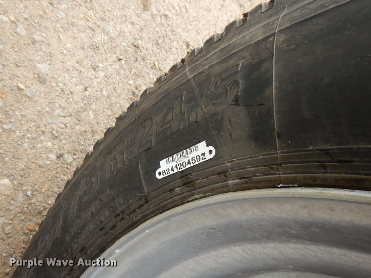 image for item FN9316 2000 International 9400i  semi truck