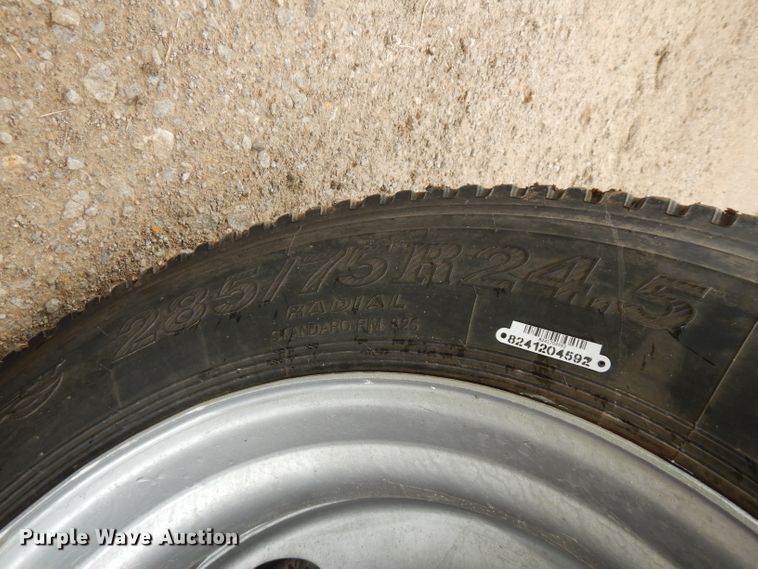 image for item FN9316 2000 International 9400i  semi truck