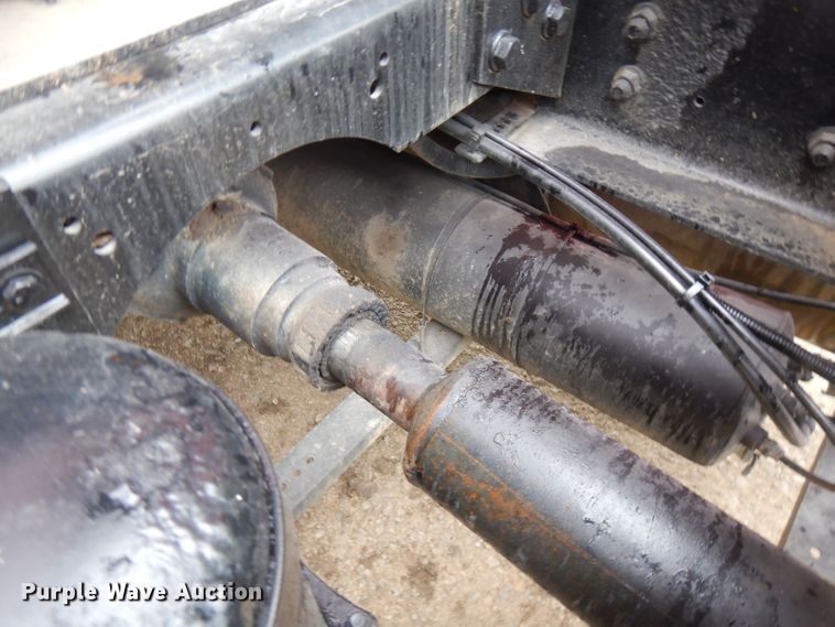 image for item FN9316 2000 International 9400i  semi truck