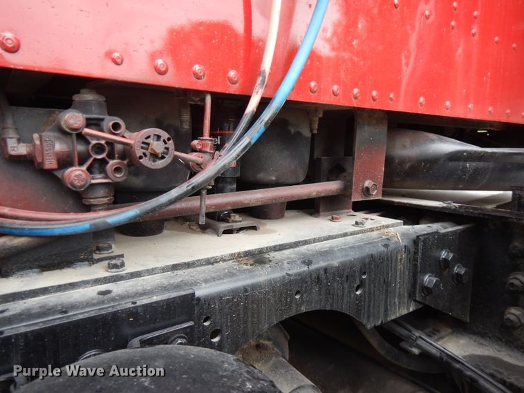 image for item FN9316 2000 International 9400i  semi truck