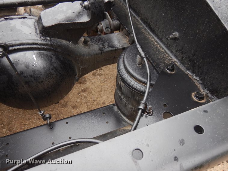 image for item FN9316 2000 International 9400i  semi truck