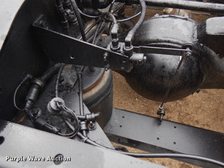 image for item FN9316 2000 International 9400i  semi truck