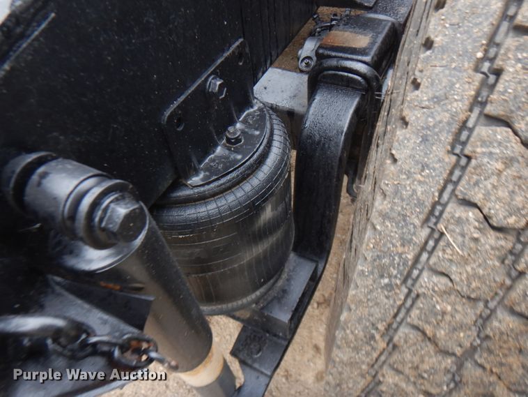 image for item FN9316 2000 International 9400i  semi truck