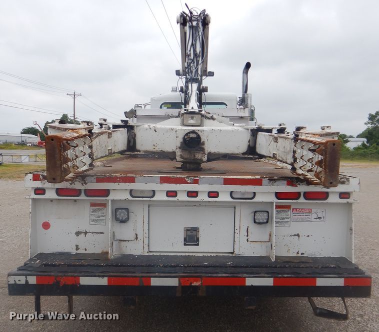 image for item GM9059 2012 Peterbilt 337  tire service truck