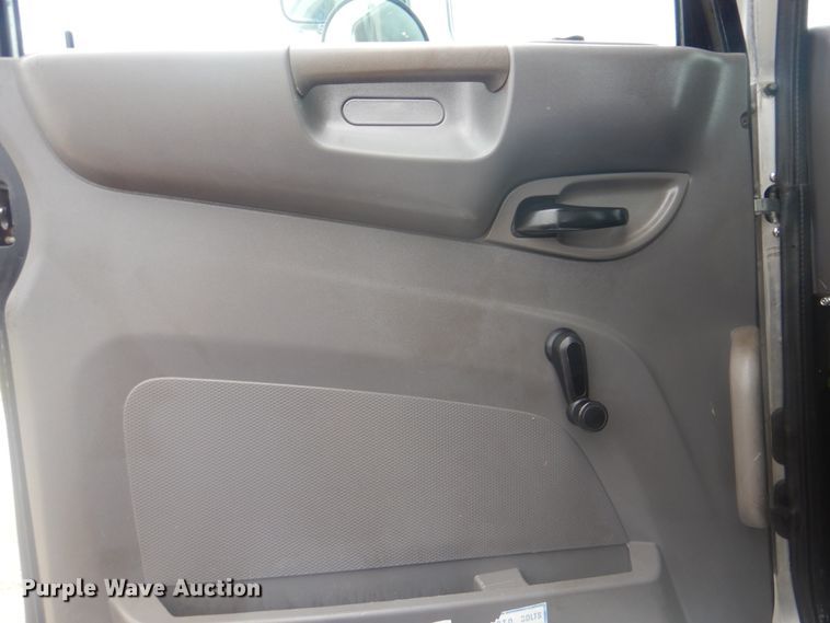 image for item GM9059 2012 Peterbilt 337  tire service truck