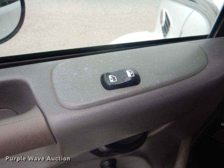 image for item GM9059 2012 Peterbilt 337  tire service truck