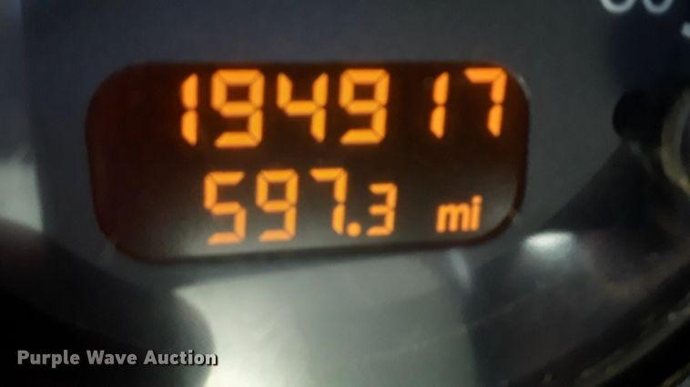 image for item GM9059 2012 Peterbilt 337  tire service truck