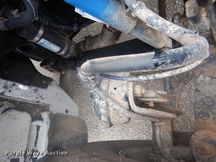 image for item GM9059 2012 Peterbilt 337  tire service truck