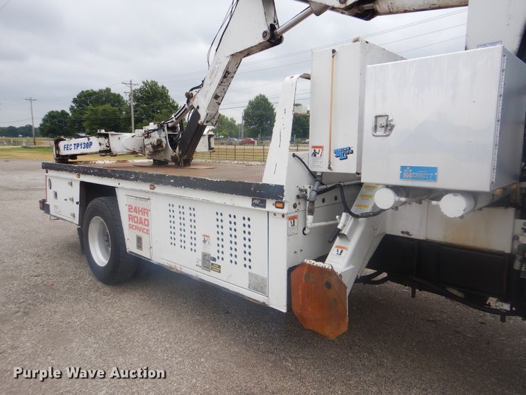 image for item GM9059 2012 Peterbilt 337  tire service truck