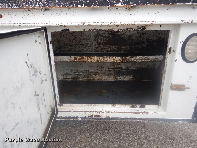 image for item GM9059 2012 Peterbilt 337  tire service truck