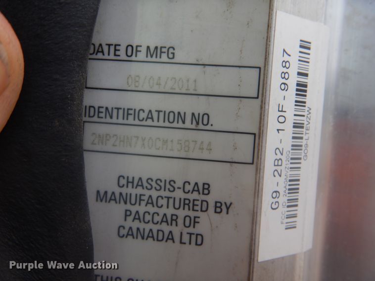 image for item GM9059 2012 Peterbilt 337  tire service truck