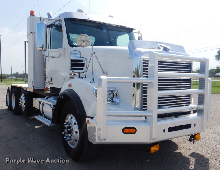 image for item GM9083 2012 Freightliner FS65  semi truck