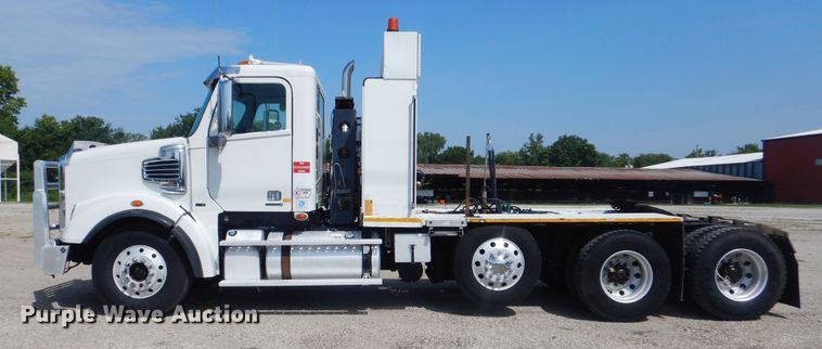 image for item GM9083 2012 Freightliner FS65  semi truck