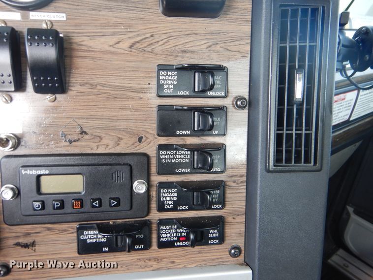 image for item GM9083 2012 Freightliner FS65  semi truck