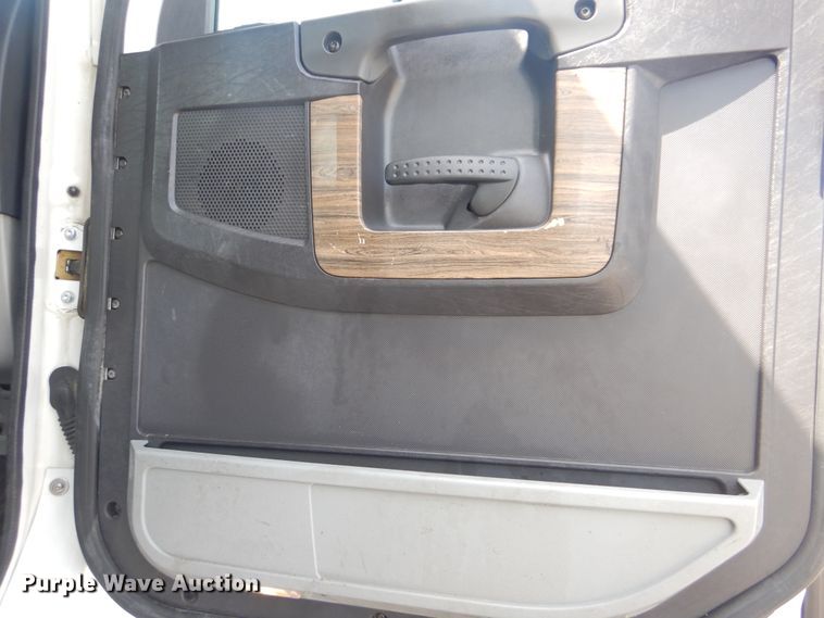 image for item GM9083 2012 Freightliner FS65  semi truck