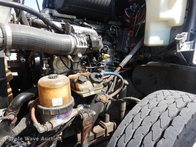 image for item GM9083 2012 Freightliner FS65  semi truck