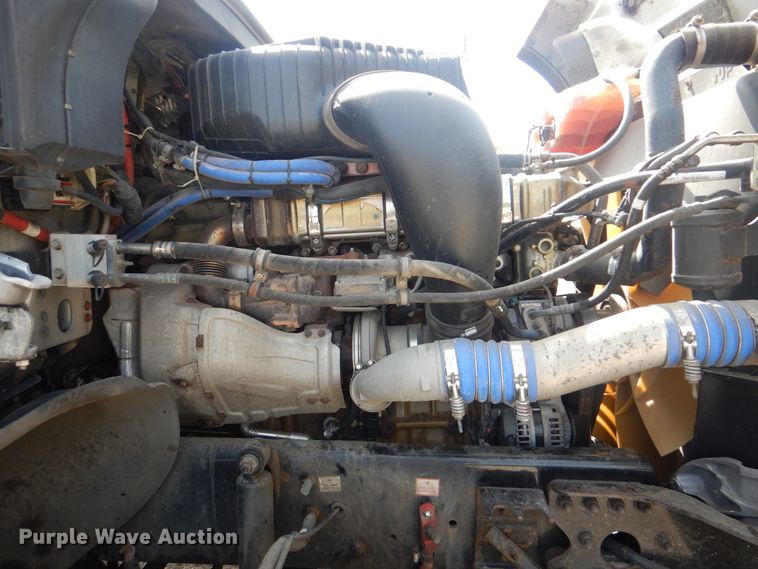 image for item GM9083 2012 Freightliner FS65  semi truck