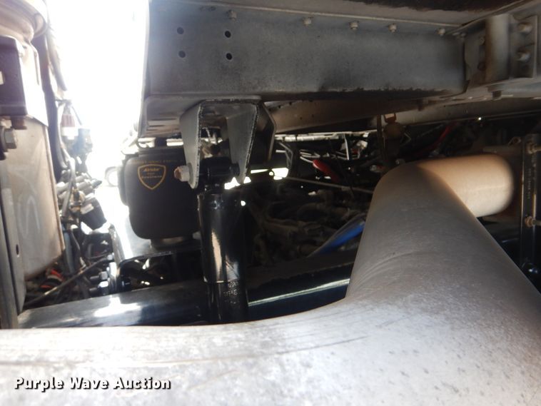 image for item GM9083 2012 Freightliner FS65  semi truck