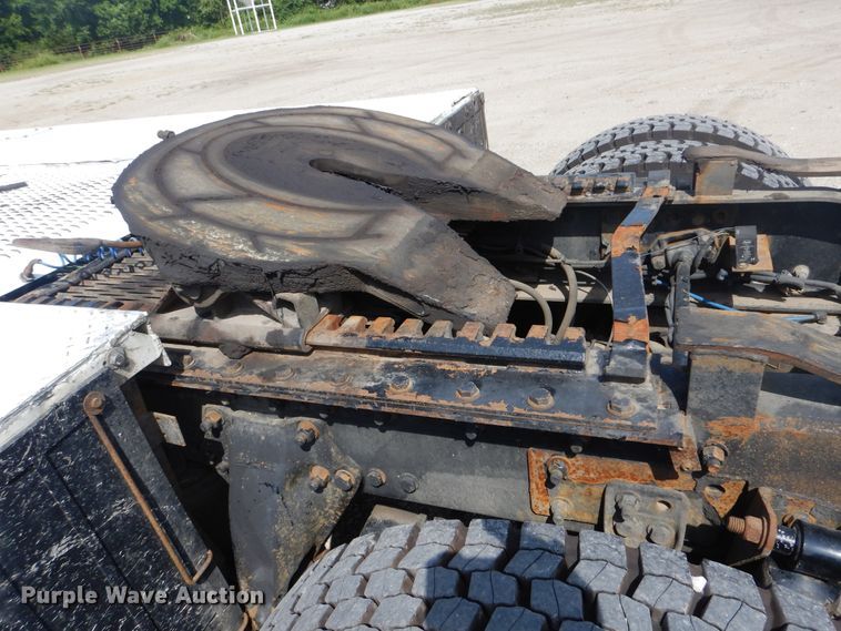 image for item GM9083 2012 Freightliner FS65  semi truck