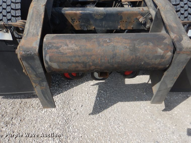 image for item GM9083 2012 Freightliner FS65  semi truck