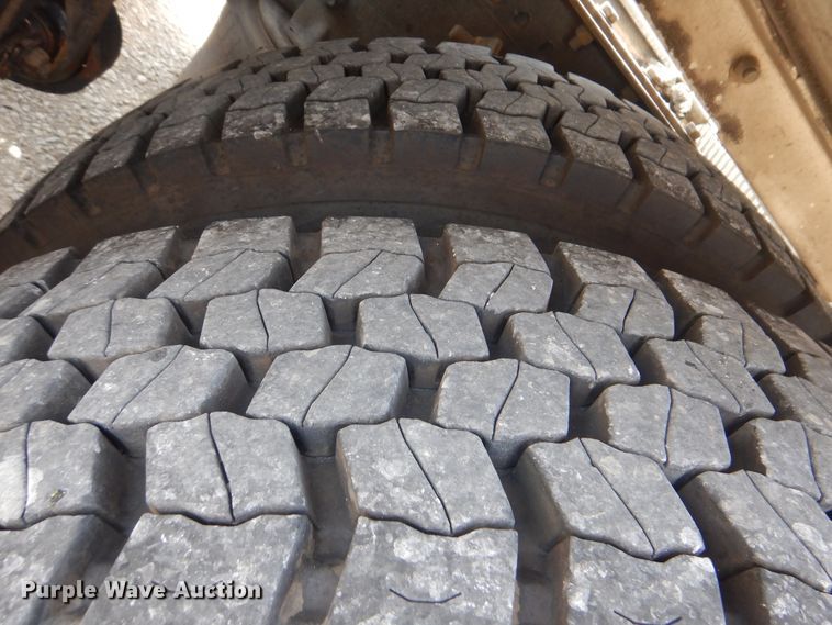 image for item GM9083 2012 Freightliner FS65  semi truck