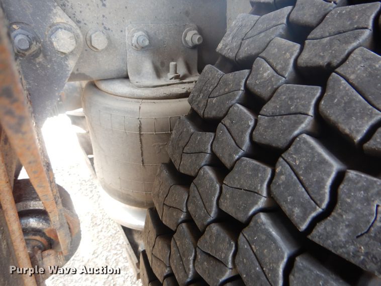 image for item GM9083 2012 Freightliner FS65  semi truck