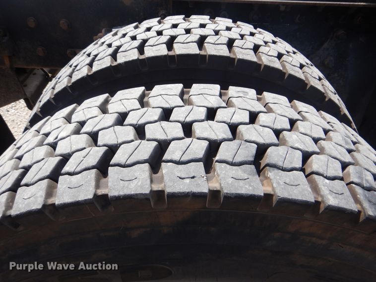 image for item GM9083 2012 Freightliner FS65  semi truck