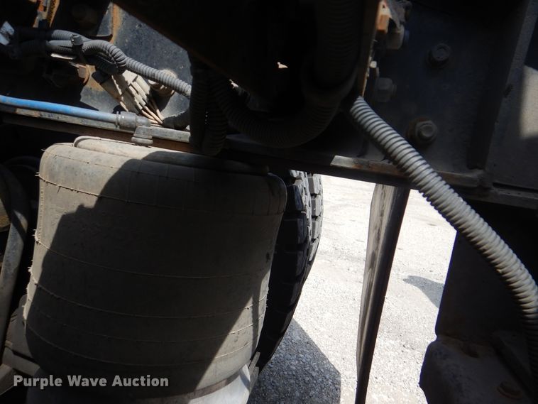 image for item GM9083 2012 Freightliner FS65  semi truck