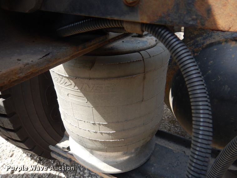 image for item GM9083 2012 Freightliner FS65  semi truck