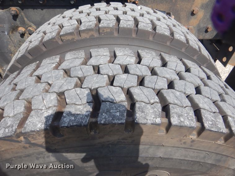 image for item GM9083 2012 Freightliner FS65  semi truck