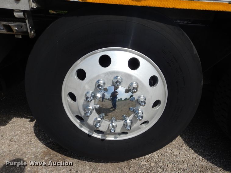 image for item GM9083 2012 Freightliner FS65  semi truck