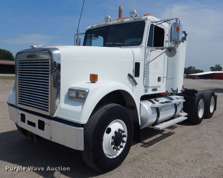 image for item GM9085 2010 Freightliner FLD  semi truck