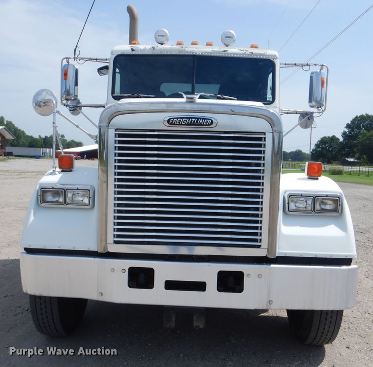 image for item GM9085 2010 Freightliner FLD  semi truck