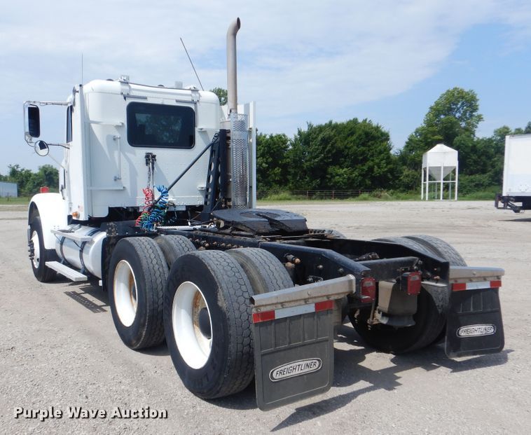 image for item GM9085 2010 Freightliner FLD  semi truck