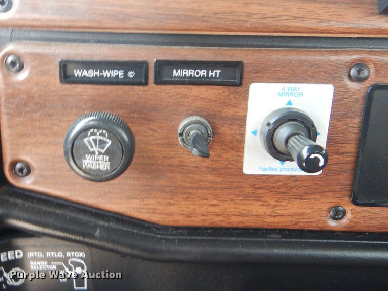 image for item GM9085 2010 Freightliner FLD  semi truck