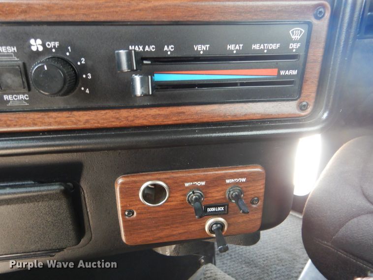 image for item GM9085 2010 Freightliner FLD  semi truck