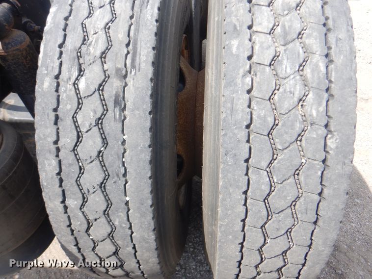 image for item GM9085 2010 Freightliner FLD  semi truck