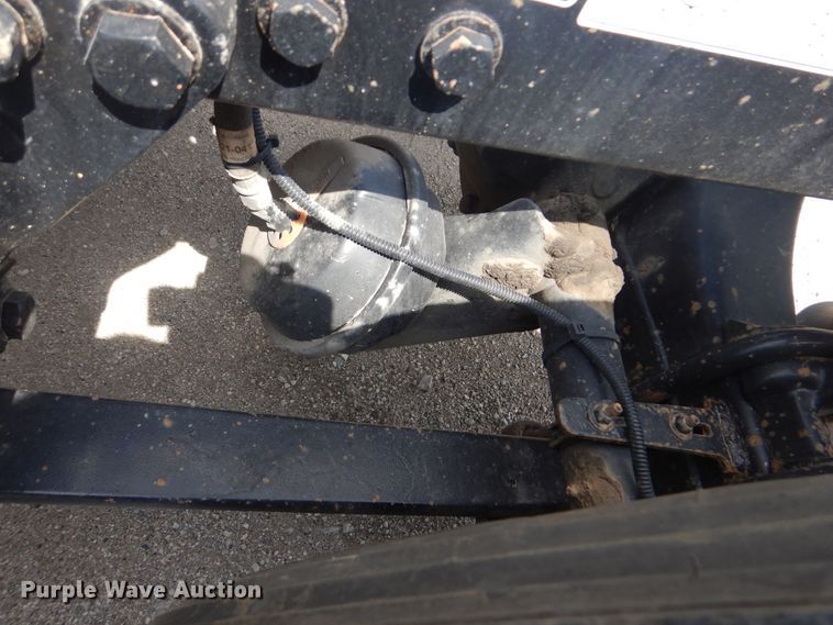 image for item GM9085 2010 Freightliner FLD  semi truck