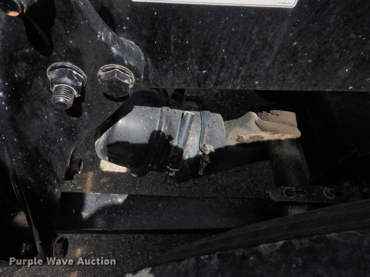 image for item GM9085 2010 Freightliner FLD  semi truck