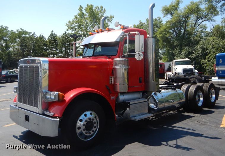 image for item GV9172 2007 Peterbilt 379  semi truck